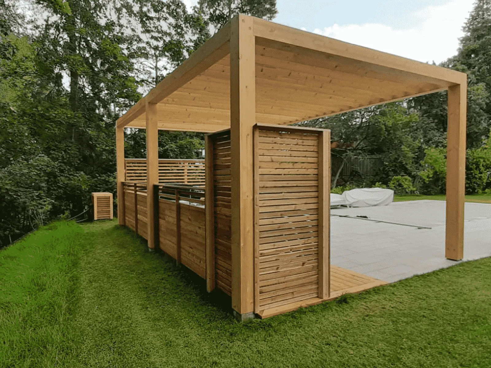 Träpaviljong med ribbväggar och tak – designad uteplats i Stockholm Träpaviljong med ribbväggar och tak – designad uteplats i Stockholm