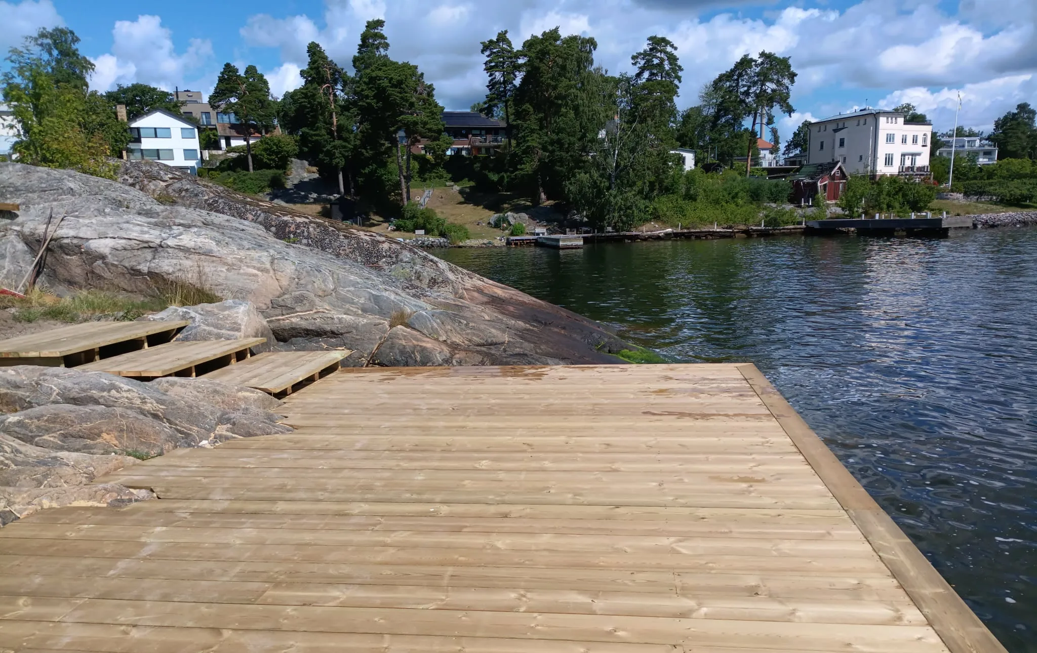 Bryggbyggare på Lidingö i Stockholms skärgård Bryggbyggare på Lidingö i Stockholms skärgård